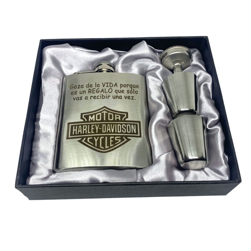 Petaca personalizada 7oz en estuche con 2 vasos y embudo