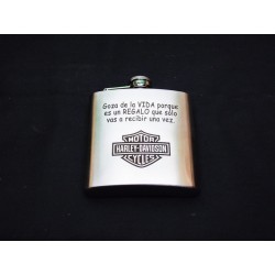 Petaca personalizada con texto y logo