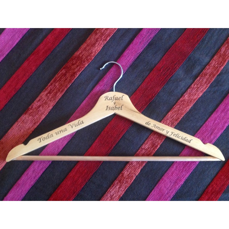Percha grabada para boda